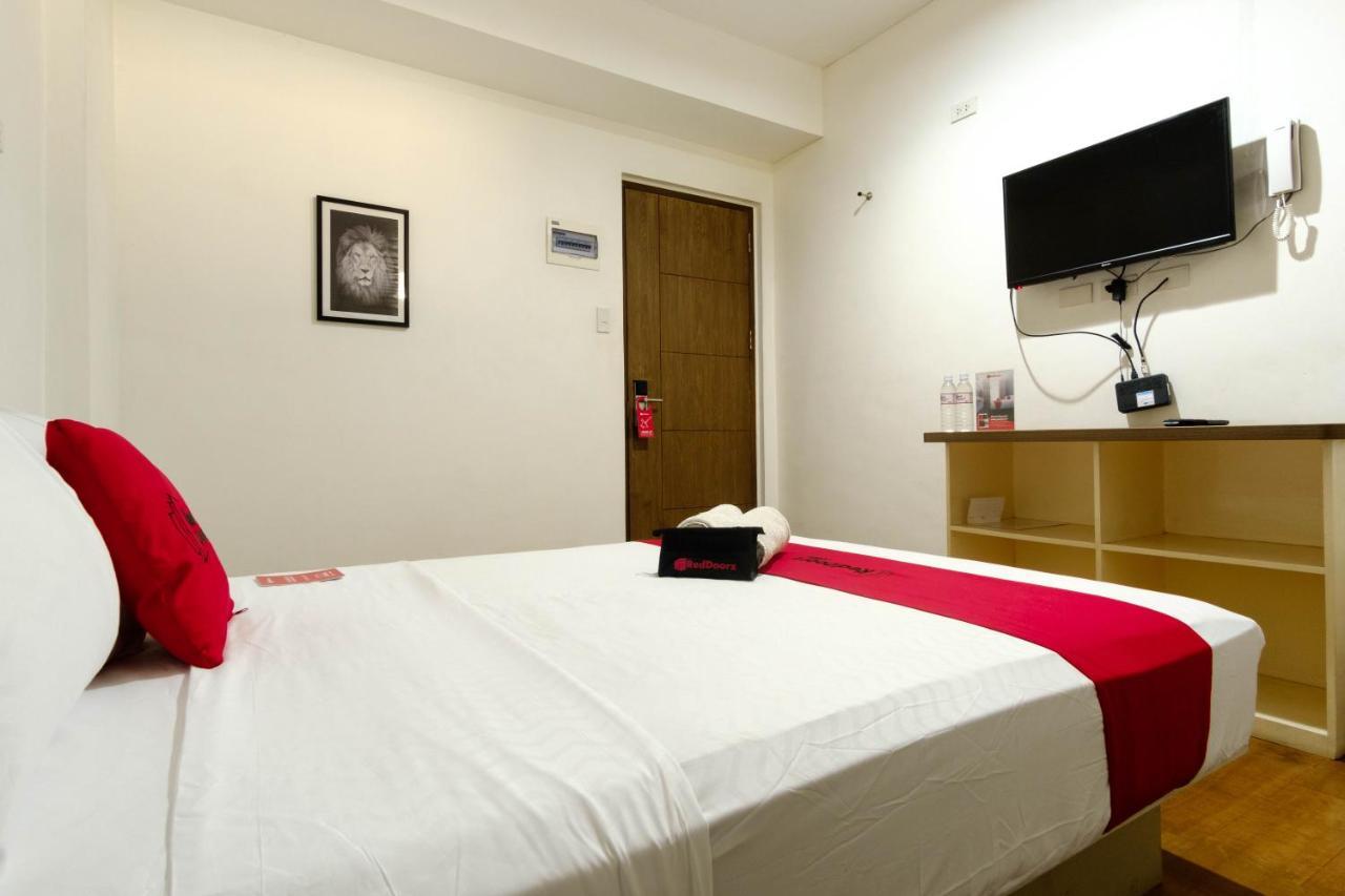 Hotel Reddoorz Near V Mapa Station Manila Exterior foto