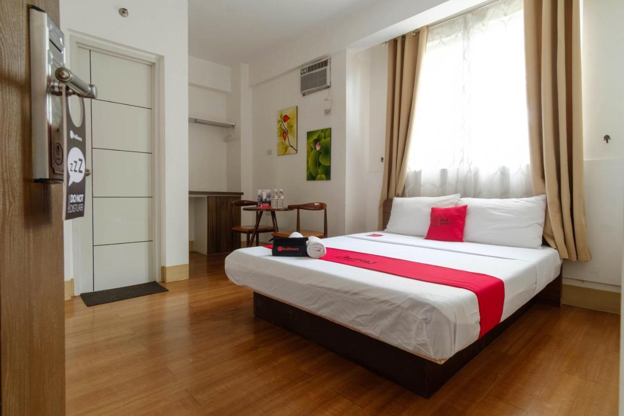 Hotel Reddoorz Near V Mapa Station Manila Exterior foto