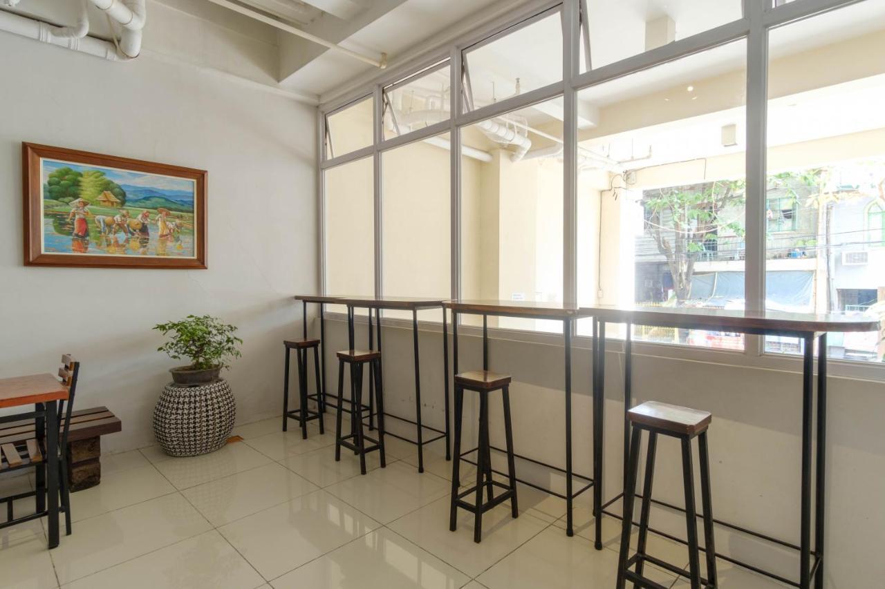 Hotel Reddoorz Near V Mapa Station Manila Exterior foto