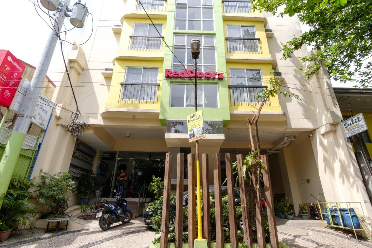 Hotel Reddoorz Near V Mapa Station Manila Exterior foto